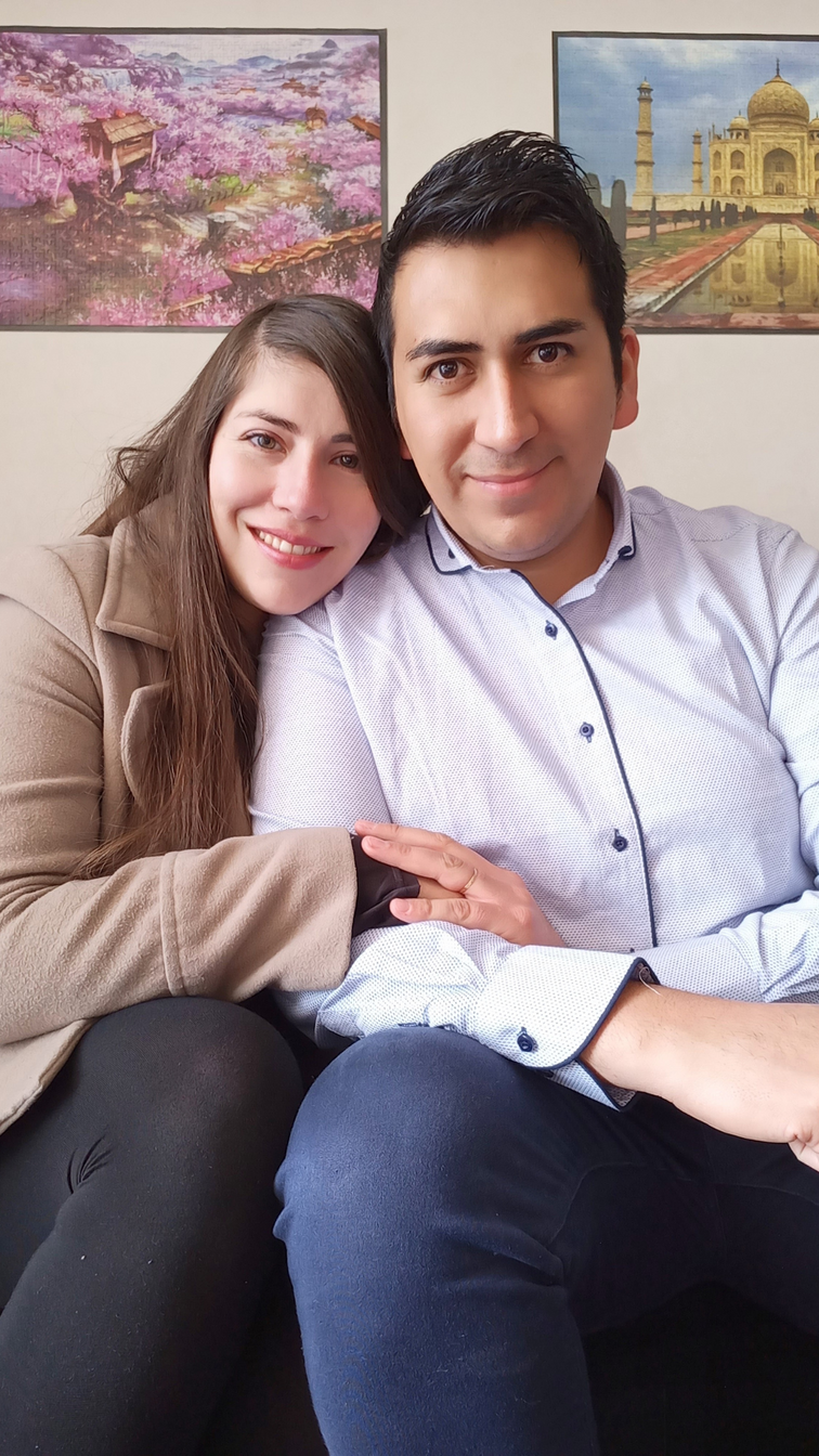 Image about the Founders of Zallud: CEO Cristian Cortés and COO Beatriz Isler.